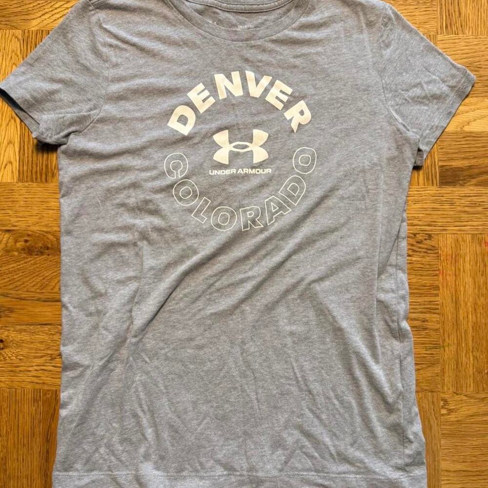 Under Armour Denver Colorado Logo Gray Graphic T-Shirt Women’s Small